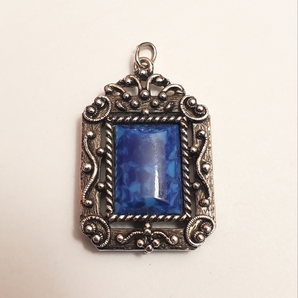 💙 FREE in bundle 💙 Vintage Sarah Coventry - Double sided Roman Holiday pendant - Picture 3 of 6